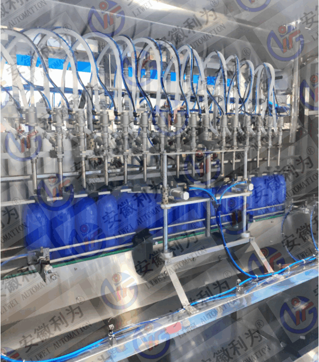 案例展示-16頭活塞式自動灌裝機